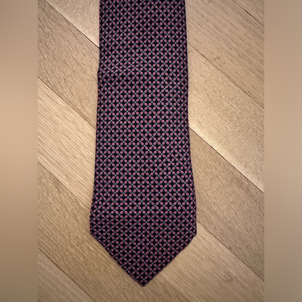 Britni silk tie with navy, red and white pattern.
